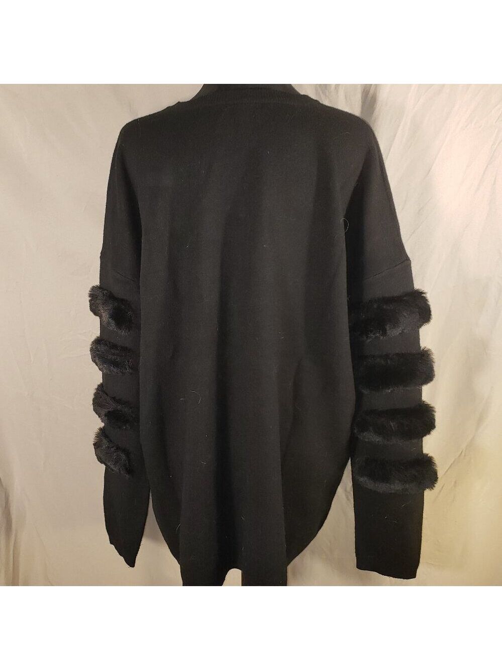 Staccato Black XL Sweater w/Faux Fur Trimmed Sleeves - Picture 4 of 6